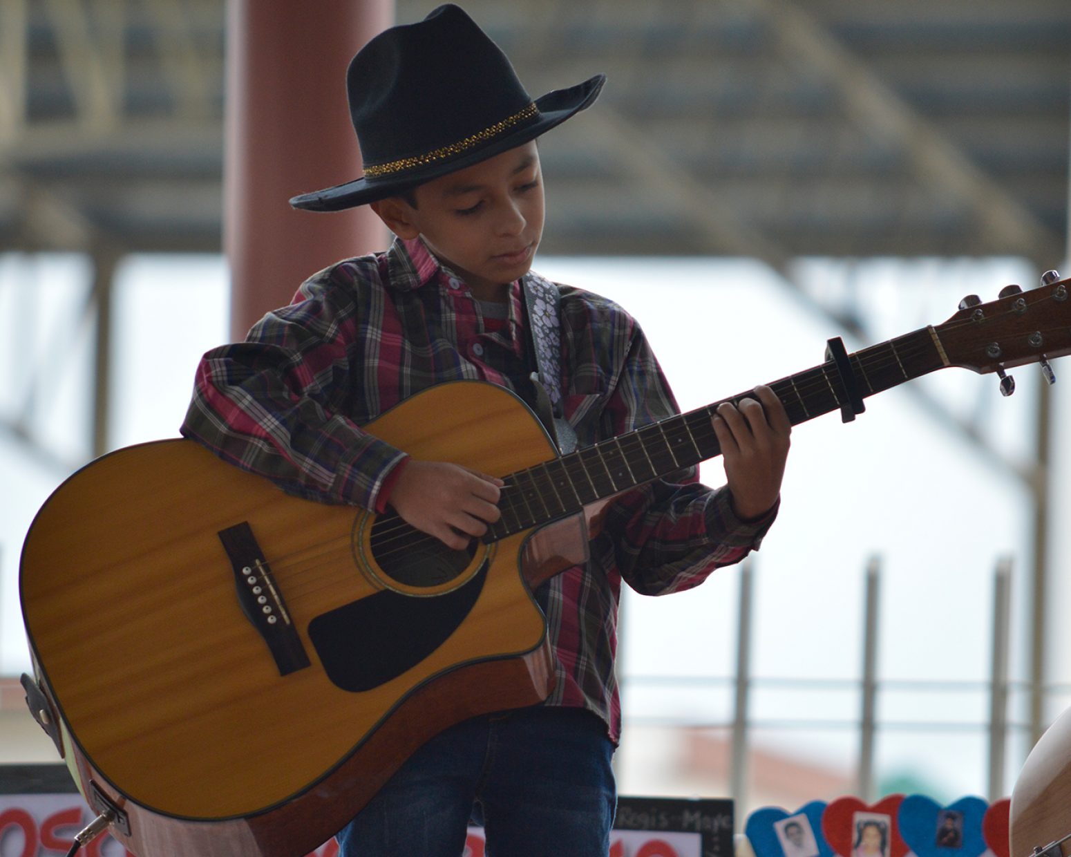 guitarra_primaria_ColegioDonBoscoSalesianosMonterrey_SalesianosNuevoLeon